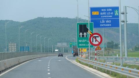 Chấp thuận mức thu phí sử dụng đường bộ trên 5 tuyến cao tốc