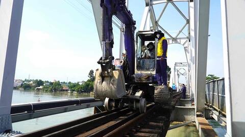 3 phương án sửa cầu Ghềnh ở Đồng Nai sau khi bị sà lan va chạm