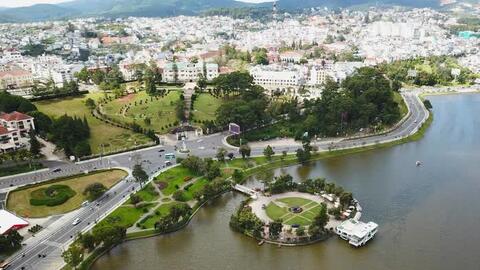 Lâm Đồng: Khu vực dịch vụ đóng vai trò dẫn dắt tăng trưởng kinh tế quý I