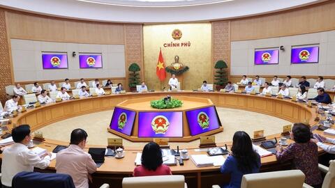 Nhiều chính sách lớn được Chính phủ ban hành, tác động trực tiếp đến người dân và doanh nghiệp