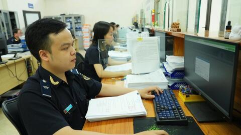 Bộ Tài chính: Tinh giản biên chế đi đôi với yêu cầu phục vụ người dân ngày càng cao