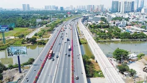 Muốn tăng trưởng hai con số, các động lực phải cùng tăng tốc