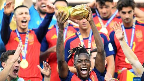 FIFA gây tranh cãi với kế hoạch bán quyền thương mại World Cup