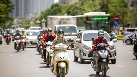 Dự báo thời tiết ngày 12/8: Nắng nóng bao trùm, Nam Bộ mưa dông từ chiều tối