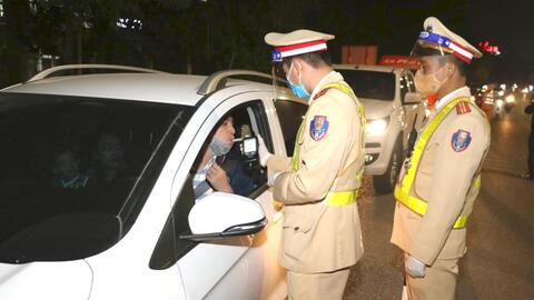 Công an thành phố Vinh tăng cường xử lý vi phạm nồng độ cồn dịp Tết