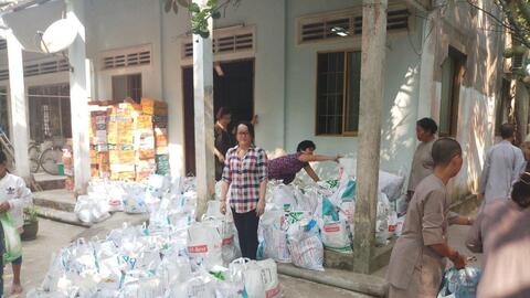 Giáo dục đạo đức lối sống trong nhà trường: Coi học sinh như con em mình