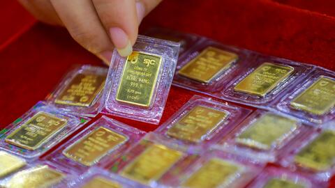 Khối lượng trúng thấu vàng miếng tăng vọt, NHNN tung ra thị trường hơn 8.000 lượng SJC trong phiên 14/5