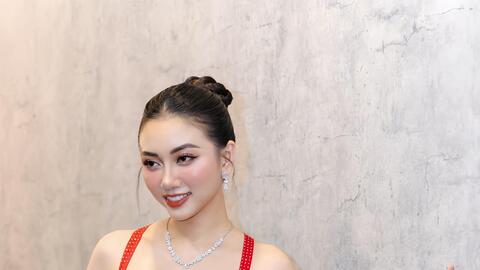 Hoa khôi Cần Thơ rời xa hào quang showbiz về lấy chồng, giờ là bà chủ tiệm vàng đình đám, nhan sắc và độ giàu có khỏi phải nói!