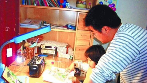 Cha mẹ còn dạy kiểu này thì con đi học không bao giờ được điểm cao!