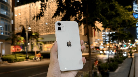 Mẫu iPhone chính hãng rẻ nhất tại Việt Nam bất ngờ tăng giá trở lại
