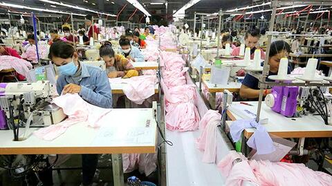 Campuchia kỳ vọng đơn hàng giày dép và sản phẩm du lịch sẽ tăng 30% vào năm 2025