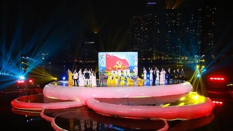 Chặng đường vẻ vang 95 năm của Đảng tái hiện qua chương trình chính luận nghệ thuật “Mùa Xuân đỏ”