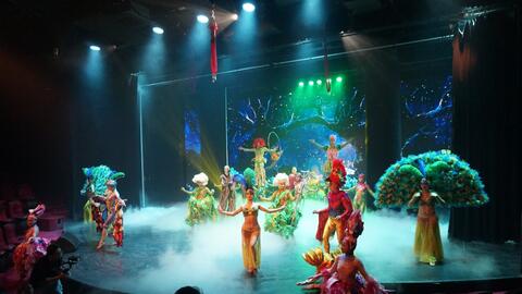 Có rạp, nhà hát công lập vẫn đến nhà hát tư để diễn, vì sao?