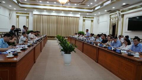 Hàng giả, hàng nhái, buôn lậu vẫn còn diễn biến phức tạp