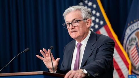 Fed hạ lãi suất nhằm đối phó nền kinh tế bất ổn