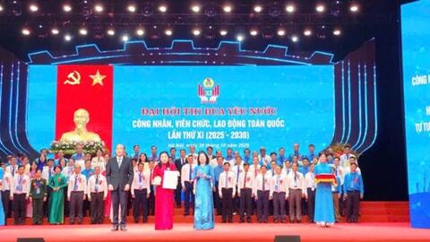 Thầy thuốc ưu tú, nữ thủ lĩnh công đoàn tận tâm vì người bệnh