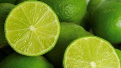 Uống nước chanh ấm khi trời lạnh có tốt không