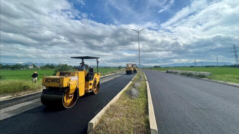 Tạo động lực tăng trưởng từ thể chế, doanh nghiệp và đầu tư công