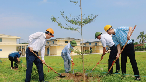 Ngành Tài chính hưởng ứng phong trào thi đua vì một Việt Nam xanh - sạch - đẹp