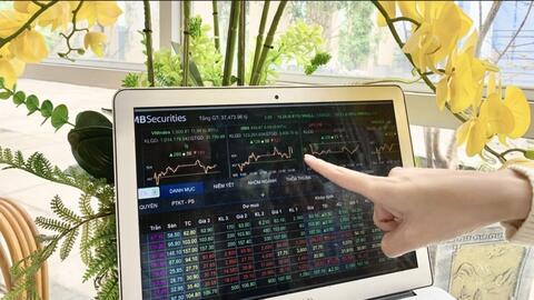 VN-Index chờ tín hiệu từ dòng tiền