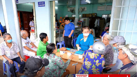 Tin sáng 25.7: Người cao tuổi mong được hưởng trợ cấp hưu trí xã hội từ 65 tuổi
