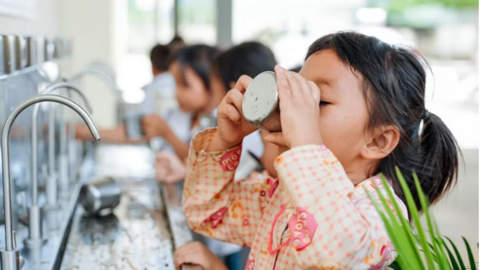 ‘Nước sạch cho em’ đến Ea Bar: Tiếp nối nguồn lực chăm lo điều kiện học đường