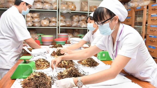 Phát huy hơn nữa vị thế, vai trò của Y học cổ truyền trong chăm sóc sức khỏe Nhân dân