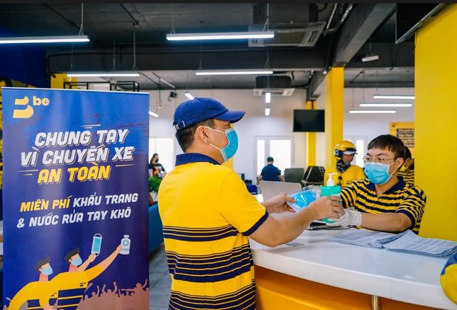 Tài xế chống dịch hiệu quả được tặng gói bảo hiểm trị giá 350 triệu đồng - Ảnh 2. Tài xế chống dịch hiệu quả được tặng gói bảo hiểm trị giá 350 triệu đồng - Ảnh 2.