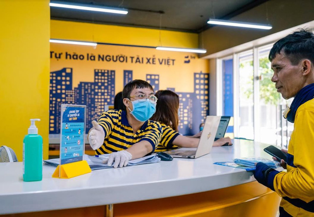 Tài xế chống dịch hiệu quả được tặng gói bảo hiểm trị giá 350 triệu đồng - Ảnh 3. Tài xế chống dịch hiệu quả được tặng gói bảo hiểm trị giá 350 triệu đồng - Ảnh 3.