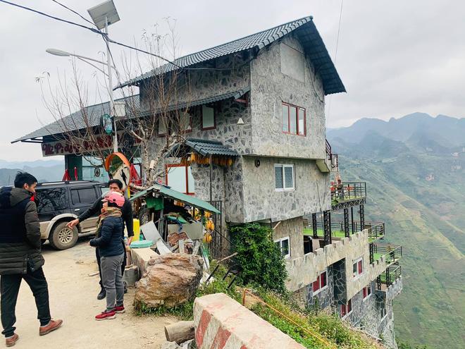 Panorama Mã Pì Lèng bề thế sau cải tạo: Công trình vẫn quá lớn, kiến trúc chưa mang nét văn hoá bản địa - Ảnh 4. Panorama Mã Pì Lèng bề thế sau cải tạo: Công trình vẫn quá lớn, kiến trúc chưa mang nét văn hoá bản địa - Ảnh 4.