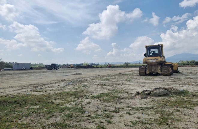 Khu tái định cư đầu tiên đang thi công ở phường Hà Huy Tập. Ảnh: Trần Tuấn.