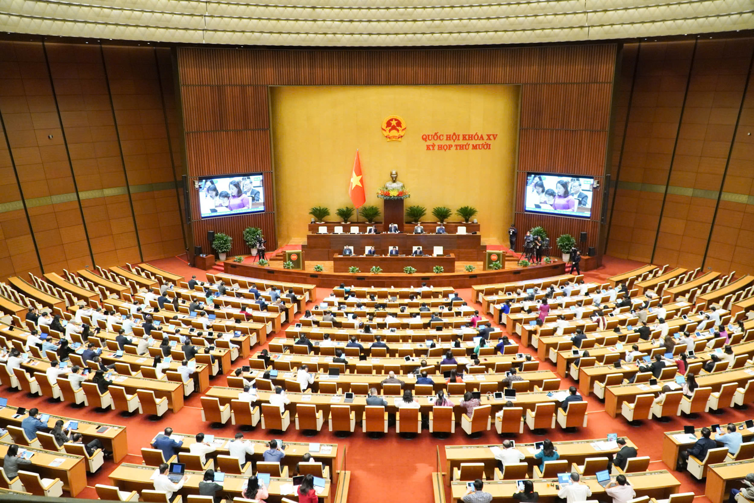 Toàn cảnh phiên họp.