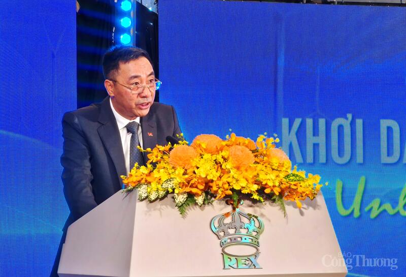 Ông Nguyễn Anh Tuấn - Phó Tổng Giám đốc Tập đoàn T&T đề xuất đầu tư nhiều dự án tại Cà Mau. Ảnh: Thừa Ngọc.