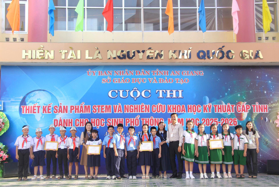 An Giang trao 203 giải Cuộc thi Nghiên cứu KHKT dành cho học sinh phổ thông