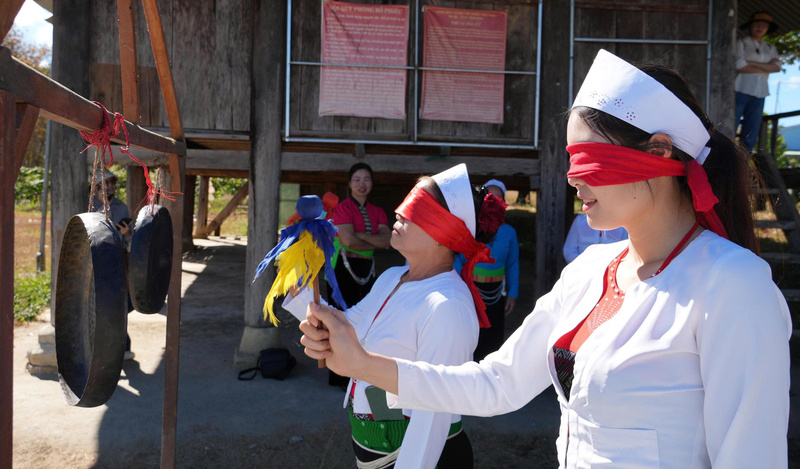 Các trò chơi dân gian đậm nét bản sắc văn hóa dân tộc được công đồng người Mường xã Sa Loong gìn giữ. Ảnh: Nguyễn Dương