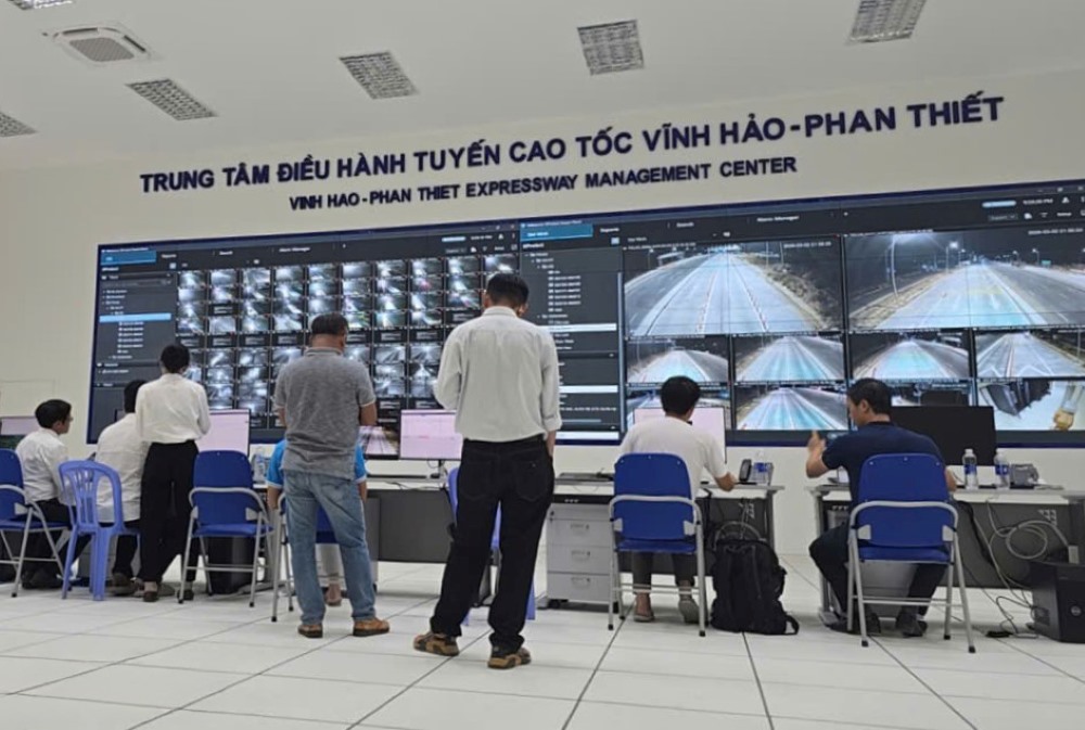 Trung tâm điều hành tuyến cao tốc Vĩnh Hảo - Phan Thiết. Ảnh: Phạm Duy