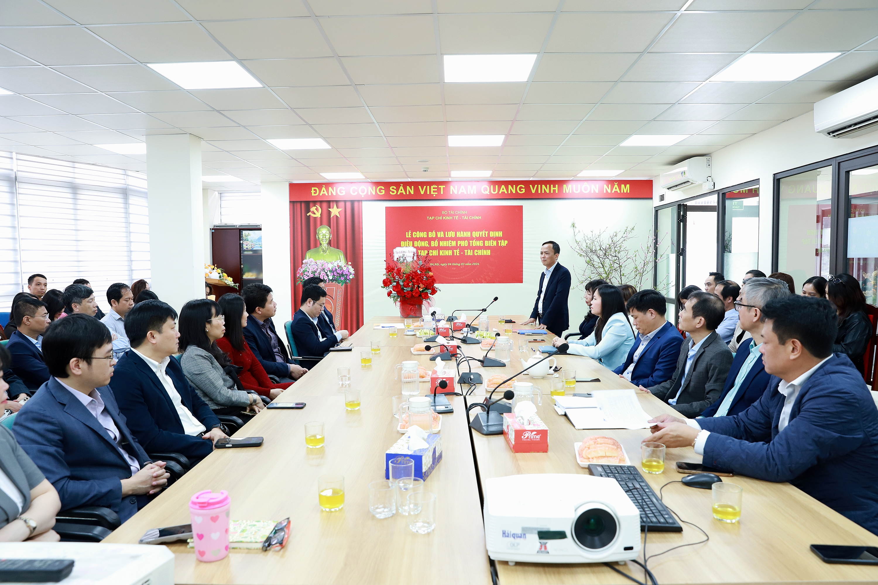 Điều động, bổ nhiệm bà Bùi Thị Thu Hương giữ chức Phó Tổng biên tập Tạp chí Kinh tế - Tài chính Điều động, bổ nhiệm bà Bùi Thị Thu Hương giữ chức Phó Tổng biên tập Tạp chí Kinh tế - Tài chính