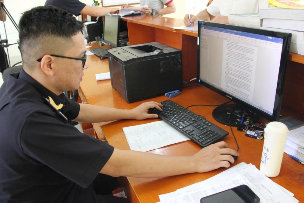 Hoạt động nghiệp vụ tại Hải quan cửa khẩu cảng Vũng Áng Hoạt động nghiệp vụ tại Hải quan cửa khẩu cảng Vũng Áng