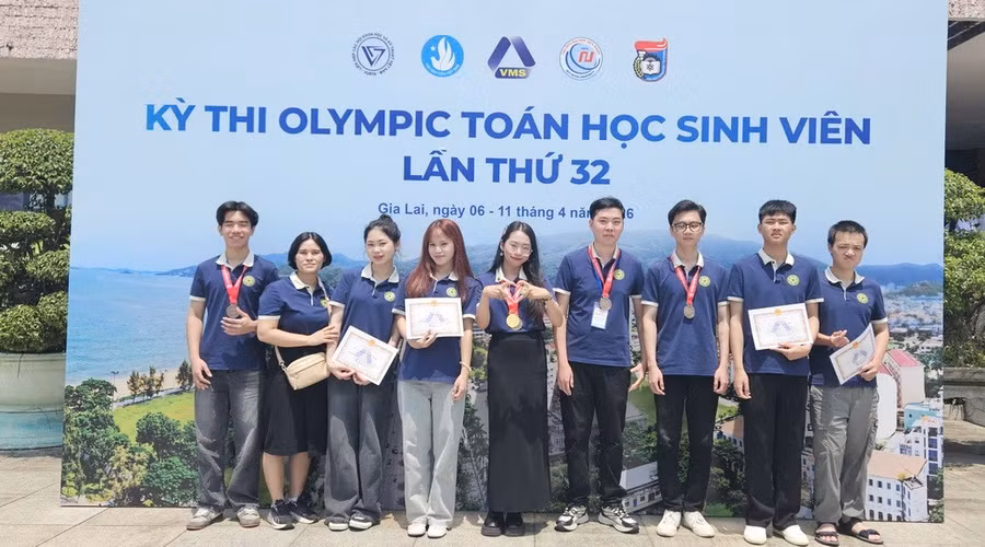 Đoàn sinh viên Học viện Nông nghiệp Việt Nam giành giải cao tại Kỳ thi Olympic Toán học sinh viên - học sinh toàn quốc lần thứ 32.