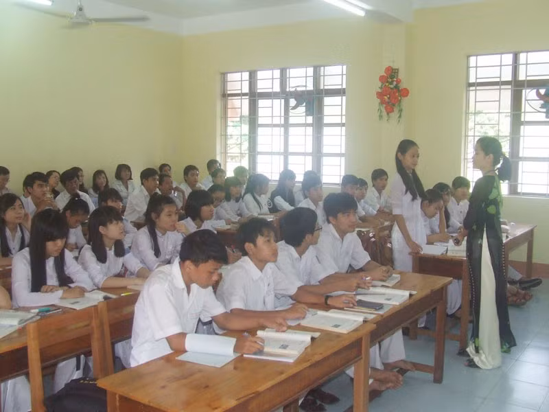 Giờ học tại Trường THPT Nguyễn Huệ (phường Tuy Hòa, Đắk Lắk).