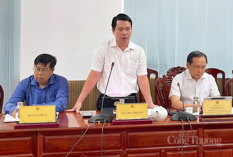 Ông Hà Vũ Sơn - Giám đốc Sở Công Thương TP. Cần Thơ, nêu ý kiến tại buổi làm việc. Ảnh: Khánh Ngọc.