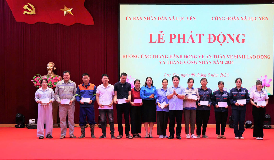 Công đoàn xã Lục Yên tổ chức Lễ phát động hưởng ứng Tháng Công nhân, tháng hành động về ATVSLĐ. Ảnh: Thanh Sơn