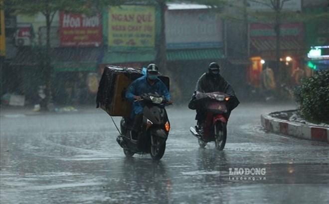 Cảnh báo nguy cơ mưa dông sắp đến một số khu vực ở Hà Nội trong 3 giờ tới