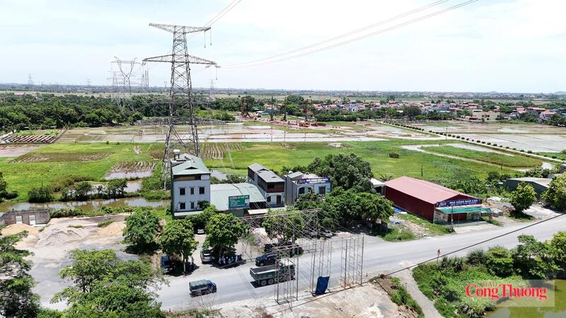 Khoảng cột 104 - 105 đường dây 500/220kV Nho Quan - Phủ Lý - Thường Tín.