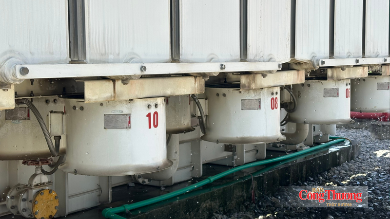 Hệ thống quạt, bơm và làm mát bằng nước được tăng cường vận hành để bảo đảm máy biến áp hoạt động an toàn trong cao điểm nắng nóng.