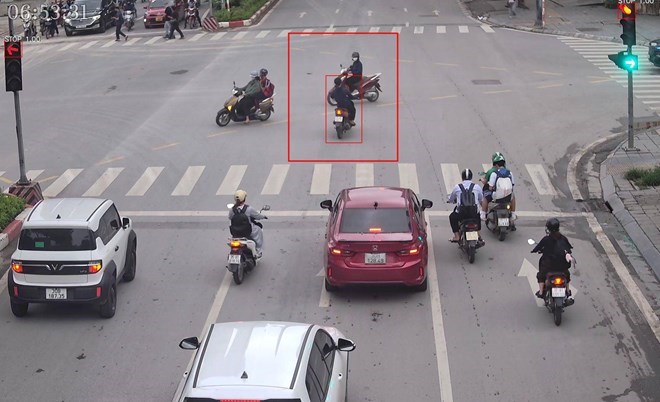 Từ 8-9.7, camera AI của Cục CSGT ghi nhận 60 xe vượt đèn đỏ tại Hà Nội