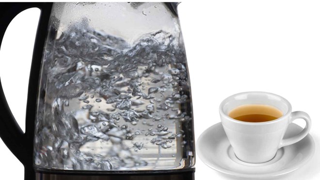 Sự khác biệt khi uống nước đun sôi và uống trà
