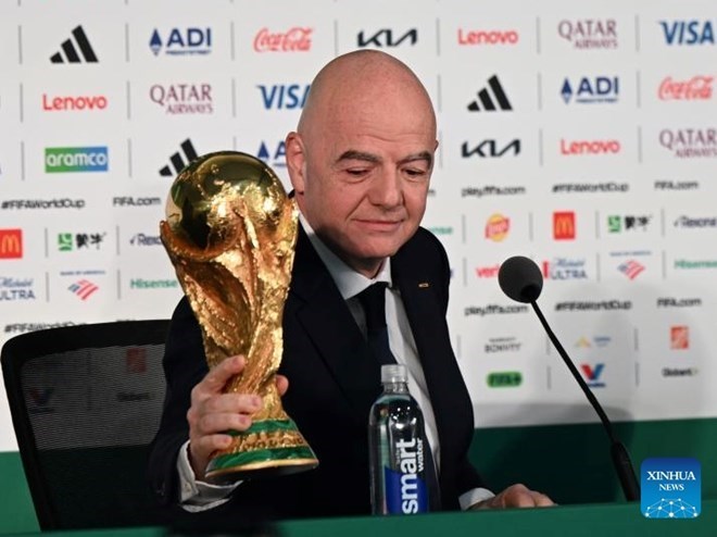 FIFA gây tranh cãi với kế hoạch bán quyền thương mại World Cup