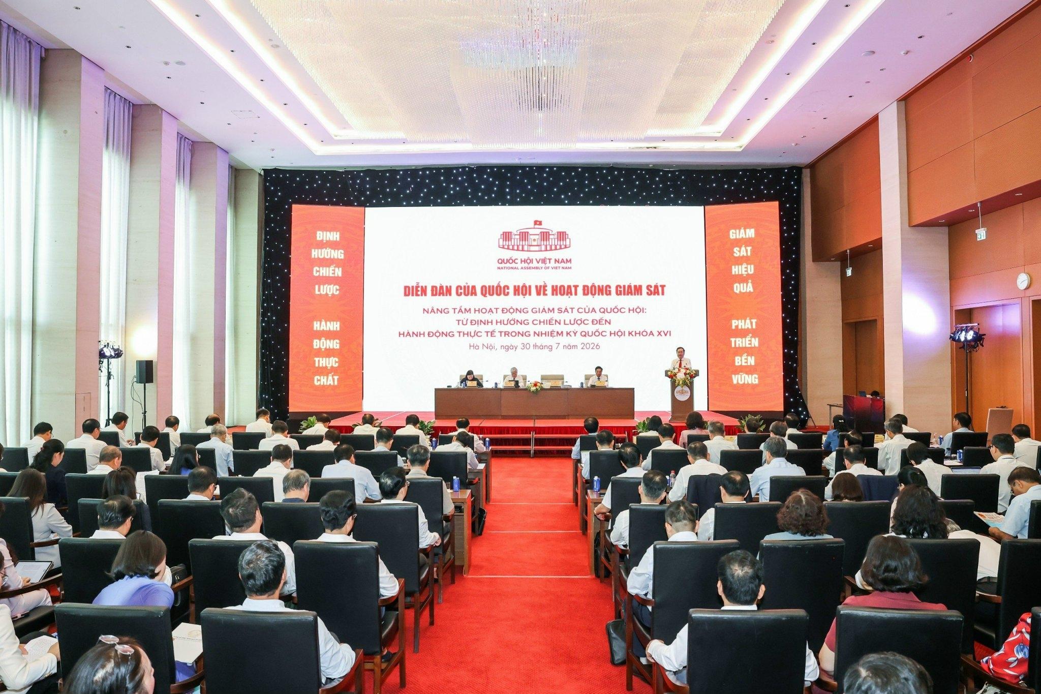 Chủ tịch Quốc hội: Không thể giám sát vấn đề mới bằng tư duy, phương thức, công cụ cũ
