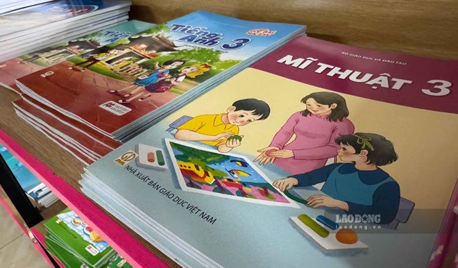 Sách giáo khoa nhiều lớp khan hàng trước năm học mới ở Quảng Trị